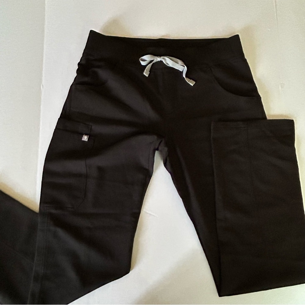 FIGS Kade Cargo Scrub Pants, NWT, Ladies Size S, Black